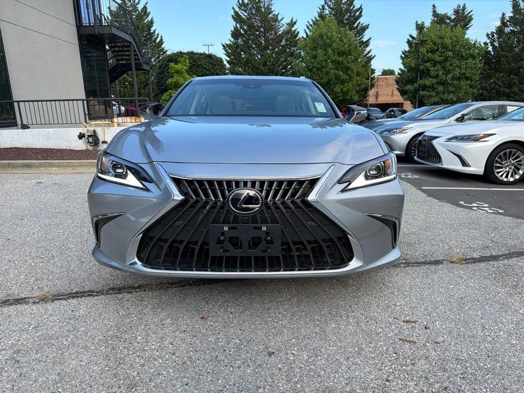 lexus es hybrid 2025 58AEA1C12SU070189 image lexus es hybrid 2025 58AEA1C12SU070189 image